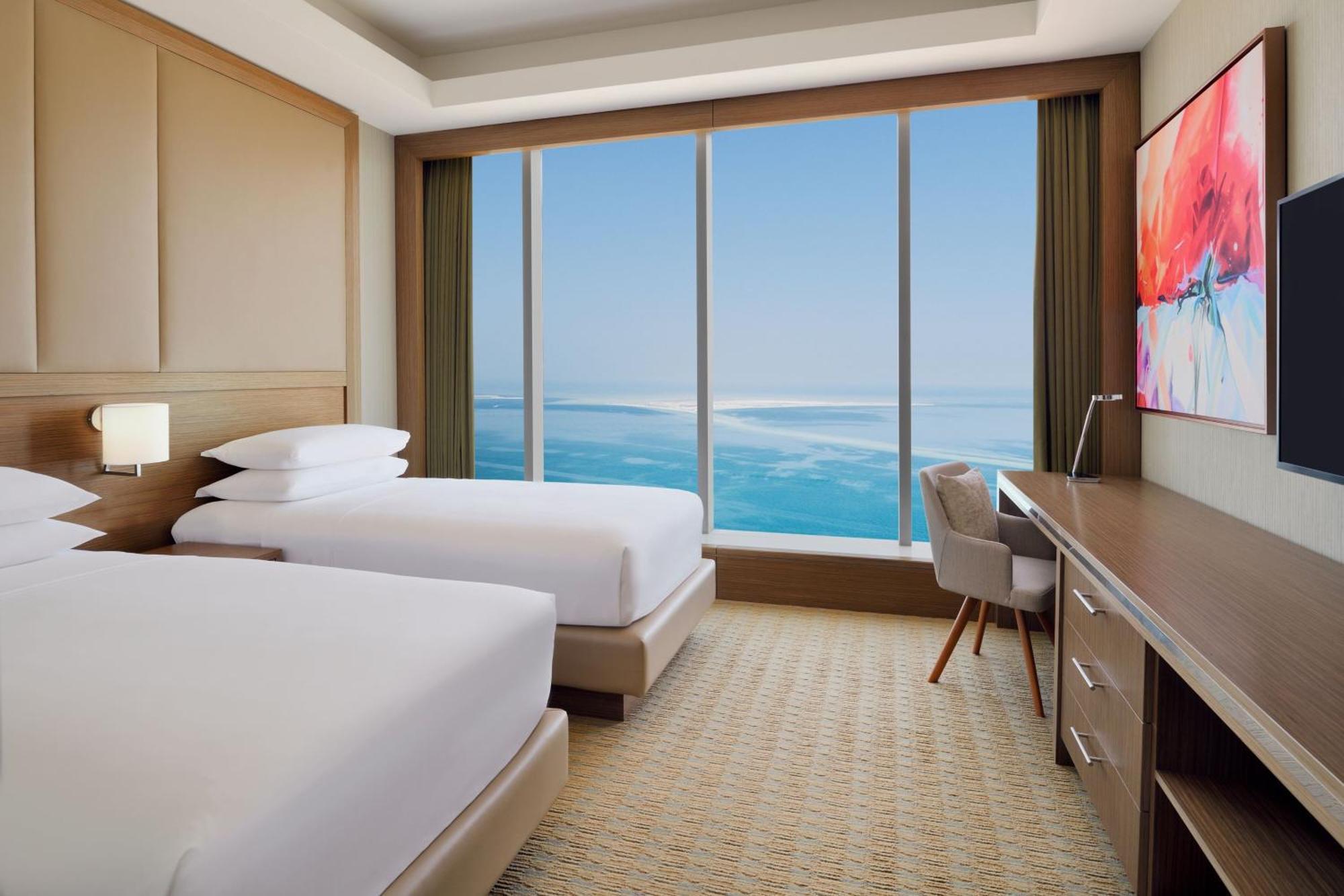 Delta By Marriott Center فندق 5*